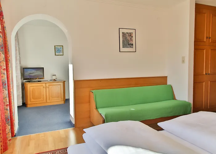 Gasthuis Neururer 3*