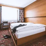 Pensionat Neururer 3*